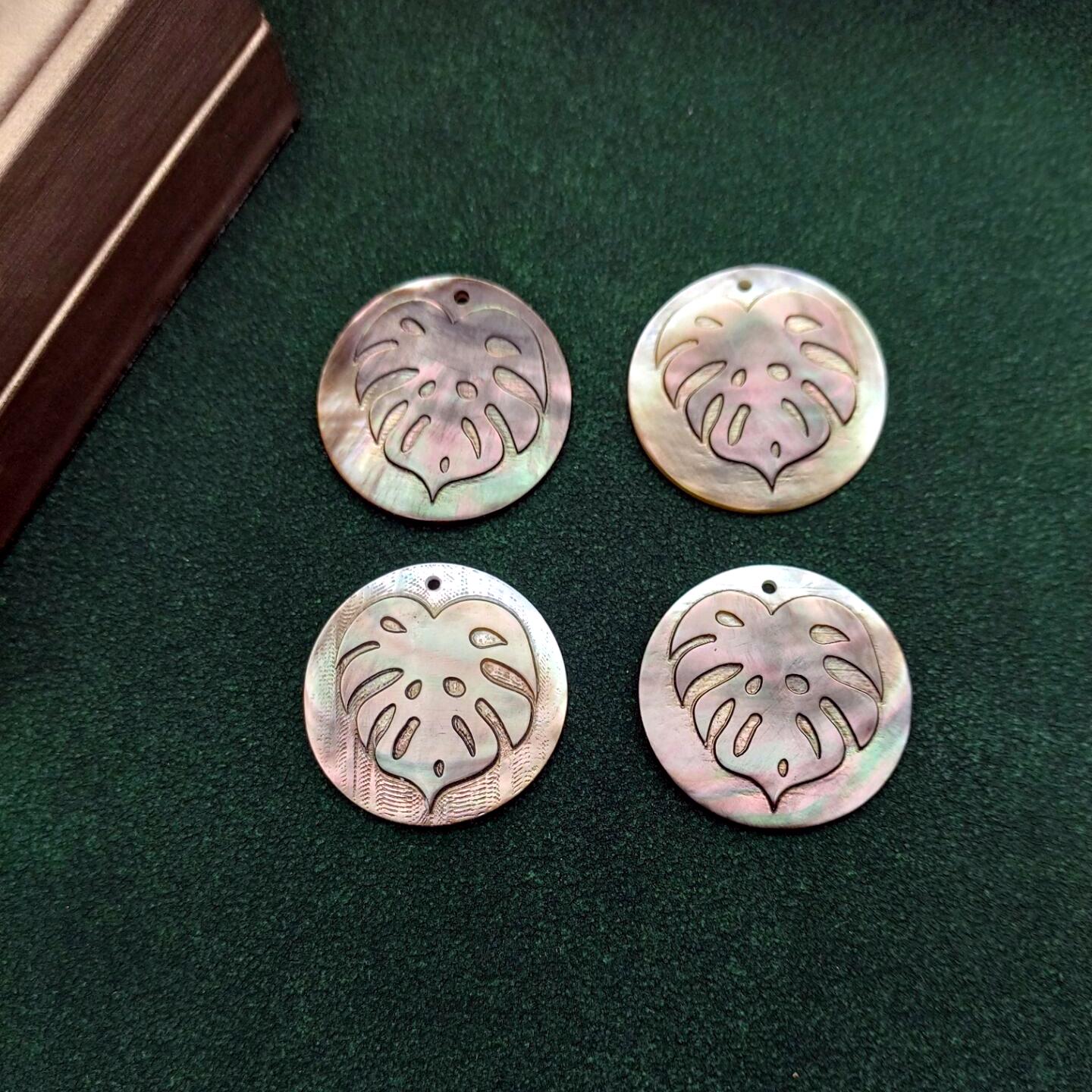 TEMU 4pcs 30X30 Breloques Mère de Perle Naturelle avec Pendentif Gravé Feuille de Monstera pour la Création de Bijoux