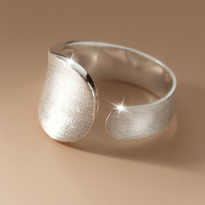 E-shop Frühling/Sommer versilberter modischer minimalistischer gebürsteter offener Ring, exquisiter Schmuck, für alle Jahreszeiten geeignet, für