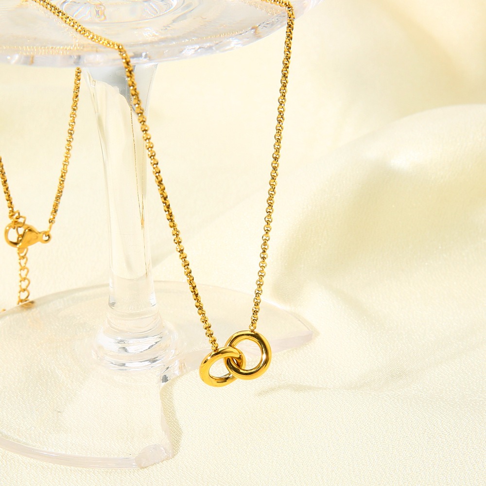 Women's French Geometric Interlocking Circle Pendant Necklace