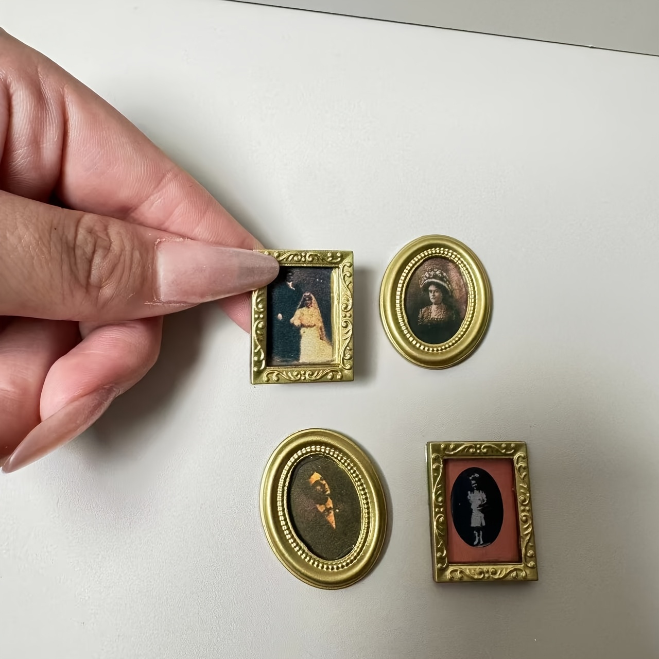 4pcs/set 1:12 Scale Mini House Decoration - Retro Style Exquisite Micro Landscape Painting Series, Mixed Home Decor And Model House Additions