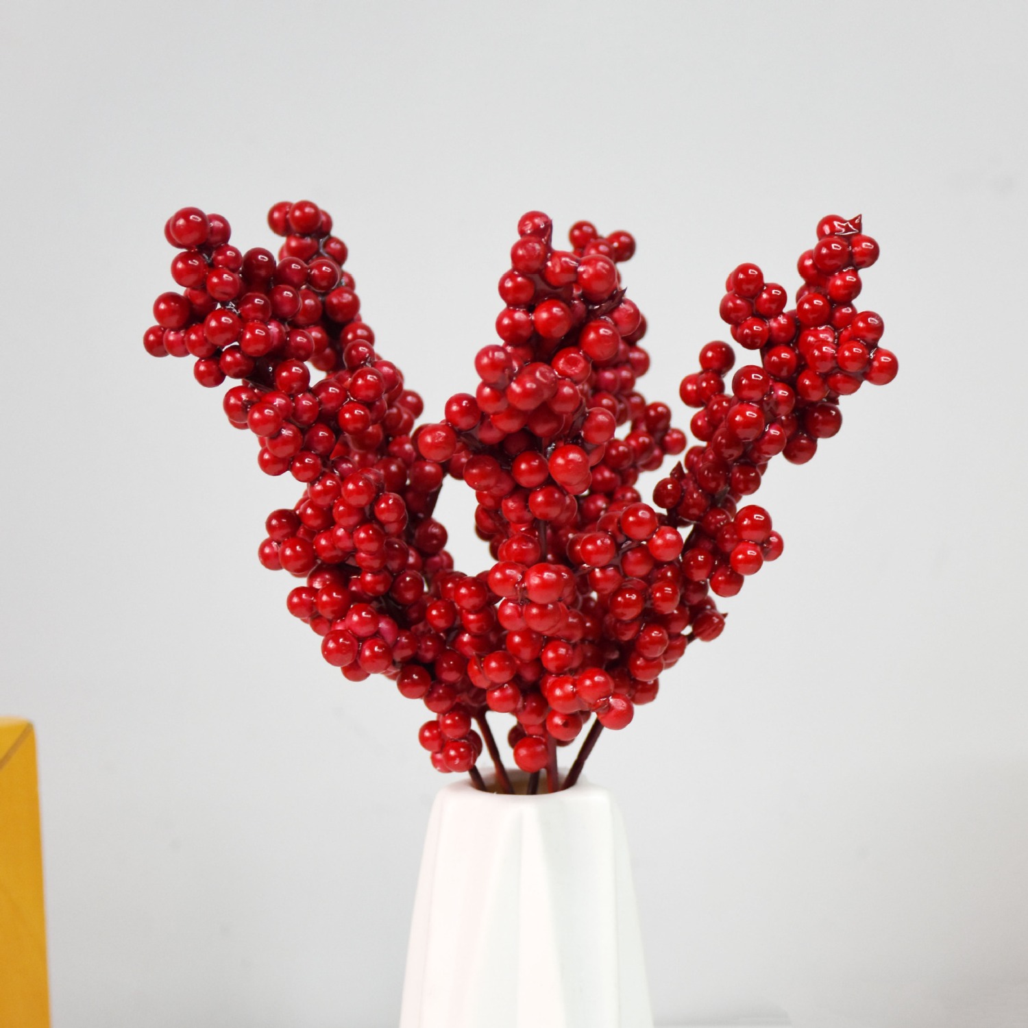 TEMU Lot de 6 branches traditionnelles de rouges de 8,66 pouces, décoration de fêtes multifonctionnelle, branches de en polystyrène PS récipient,