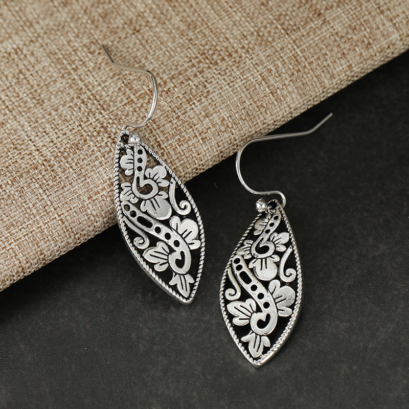 Women's Retro Hollow Filigree Dangle Earrings