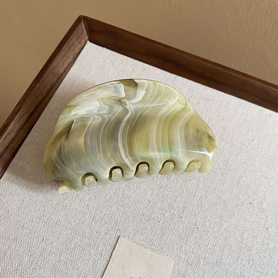 TEMU A Sweet, High-end, Minimalist, Versatile Acrylic Oval-shaped Dyed Fashion Hair Clip