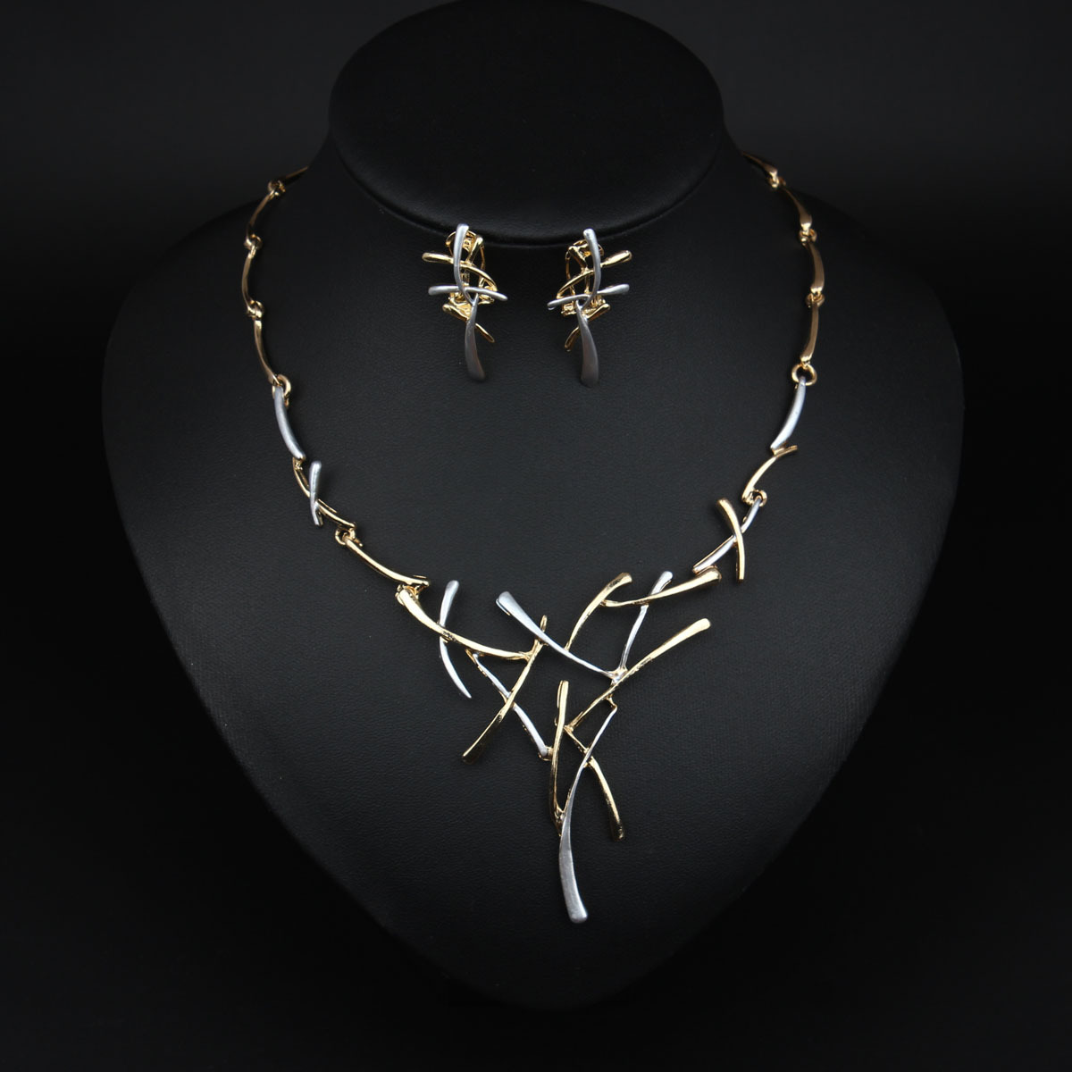 European Minimalist Geometric Hollow Metal Tree Trunk Necklace Earrings Set | Banquet Women's Choker Accessories