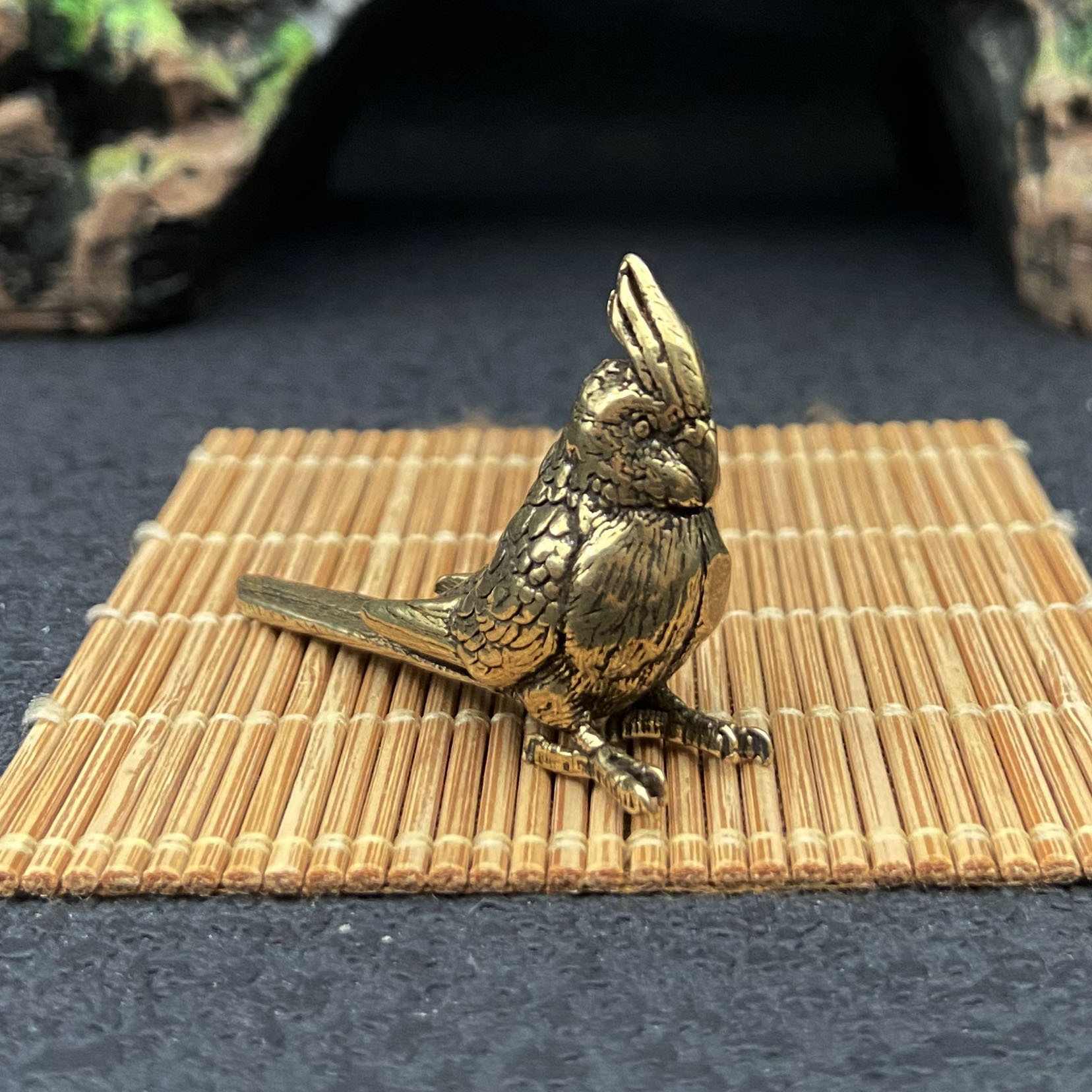 E-shop Mini-Ara-Messingfigur, schlichtes Schreibtisch-Bücherregal-Ornament, Dekoration für Zuhause Büro, herzliches Feiertagsgeschenk