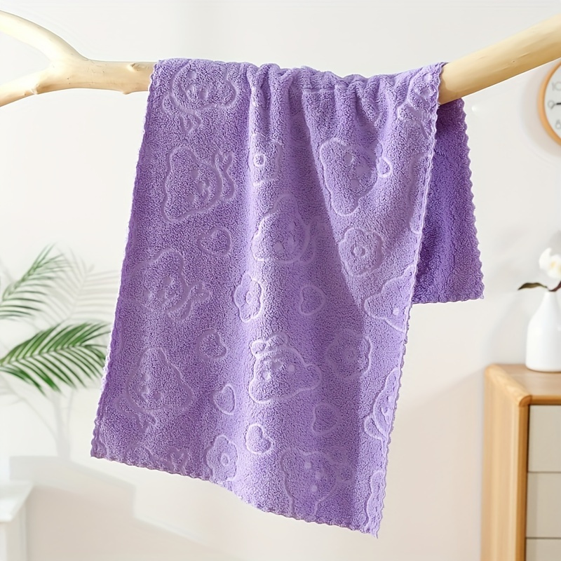 Juego de 5 Toallas con Diseño de Oso de Dibujos Animados y Flores en Relieve, 71.12x30.48cm, Hechas de Material Suave, Absorbente y de Secado Rápido. Toalla de Mano de Lujo, Adecuada para Hombres y Mujeres como Regalo Premium. Uso Doble para Baño, Sala de Estar y Dormitorio. Ideal para Autocaravanas