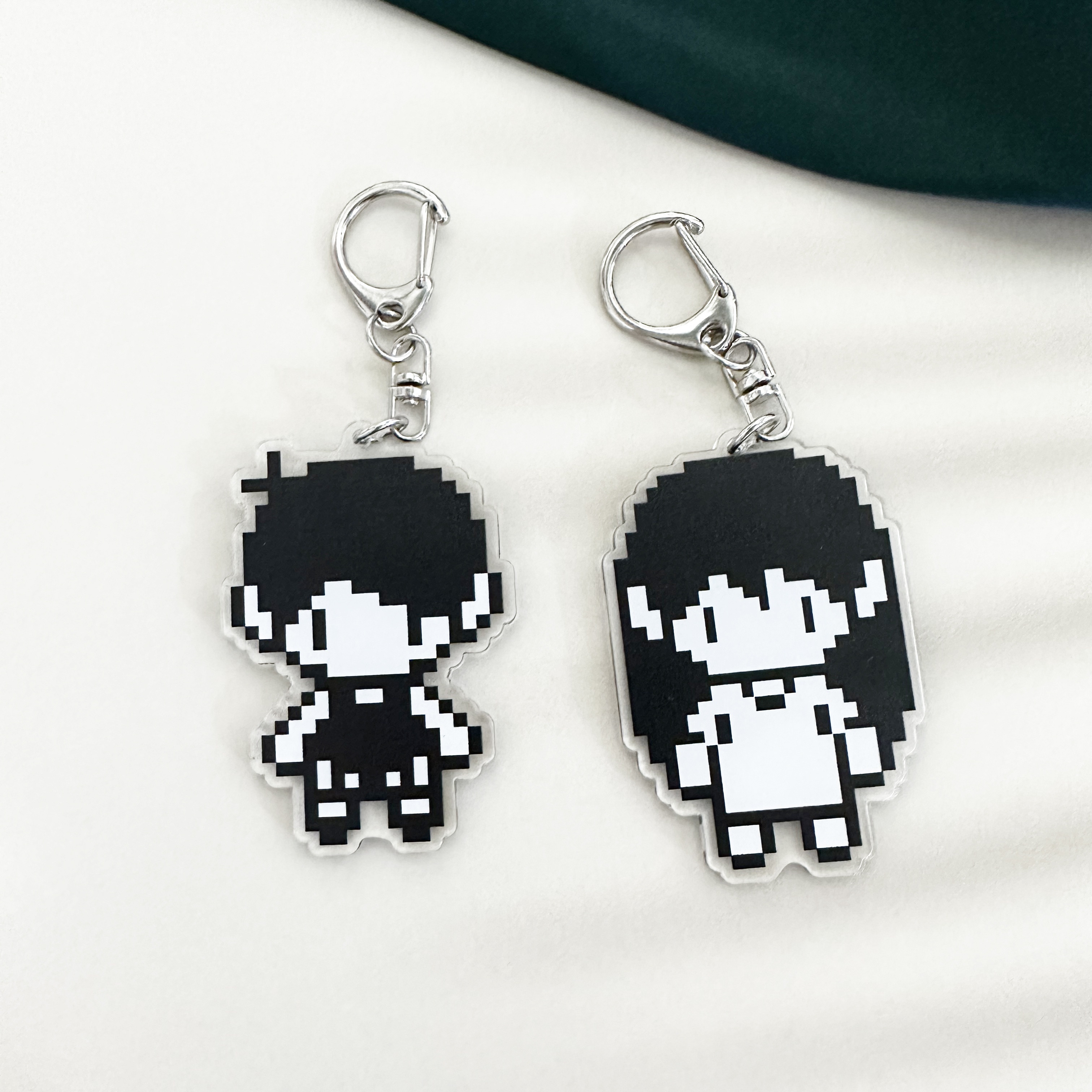 TEMU 2d Flat, 2d Flat 2pcs Acrylic Keychain Set; Pixel Game Anime Keychain, Cute Kawaii Acrylic Keyring For Wallet, Bag, Backpack Charm, Earbud Case
