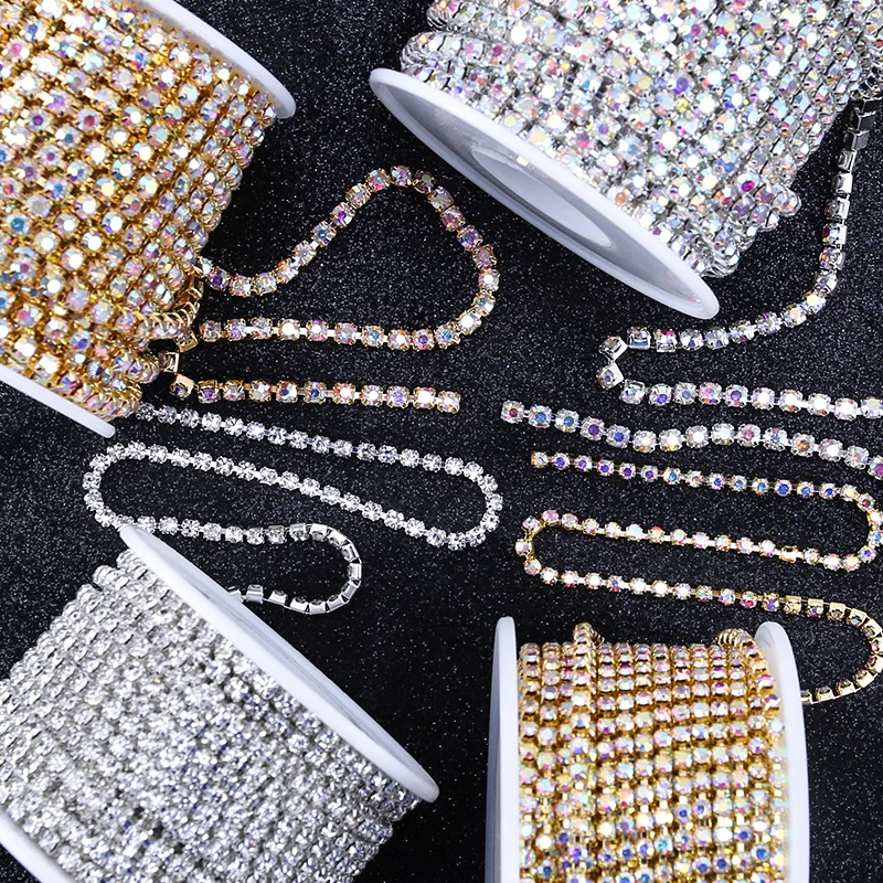 

Each Roll Is Long (354.33 Inches), In Widths Of 2mm/2.5mm/2.8mm/3mm/4mm, With Non-melting Golden Or Silvery Base Glass Rhinestones, Used For Clothing, Bags, Shoes, Home Decoration, And Diy Projects.