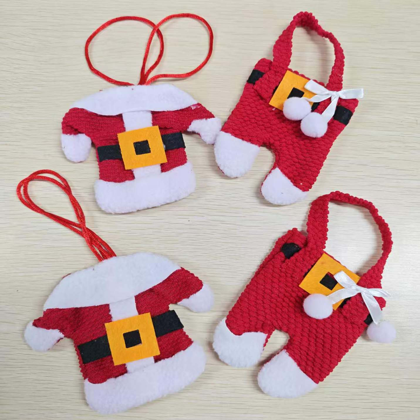 TEMU Lot de 4 boîtes de rangement pour couverts Père Noël, sacs pour couverts de table, accessoires décoratifs de Noël