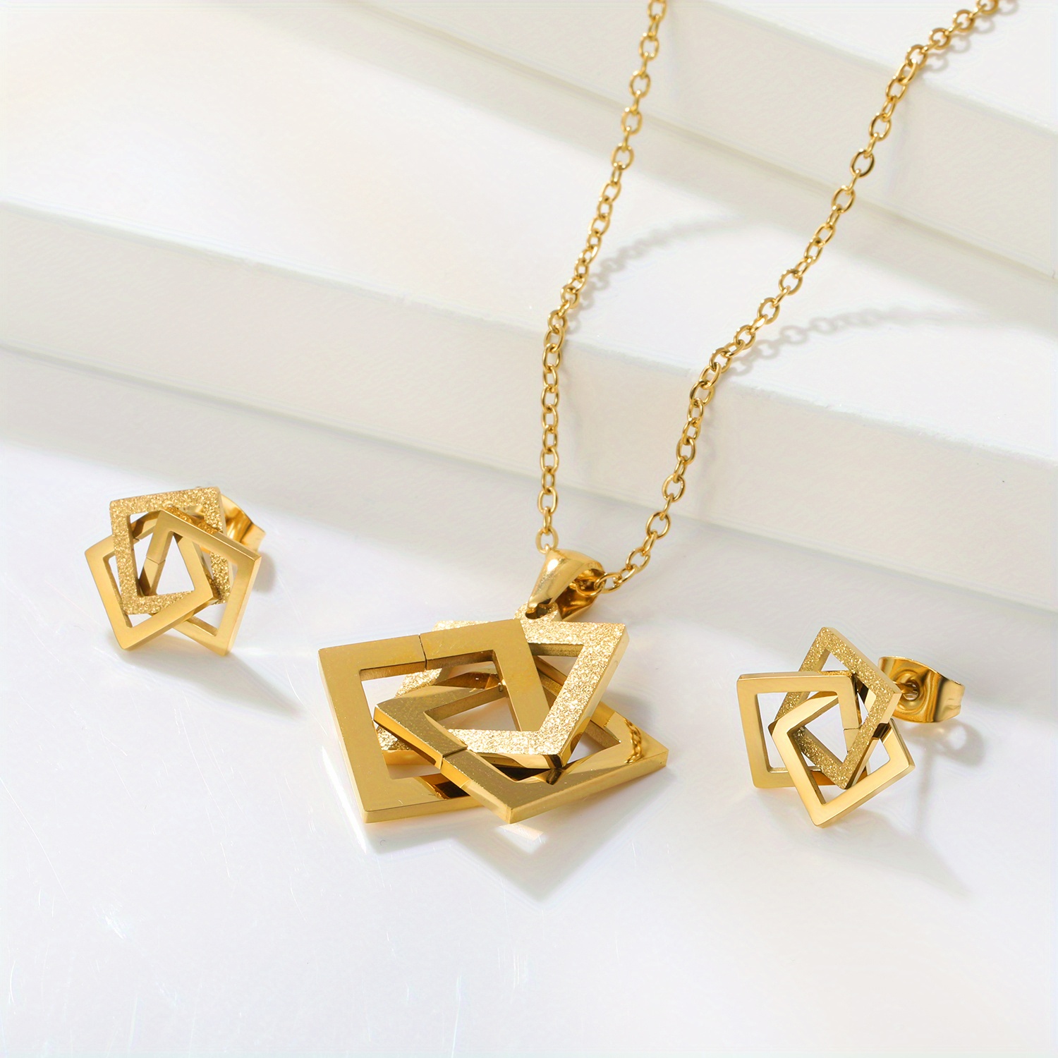 3pcs 18K Gold Plated 18K Gold Plated-Plated 316L 316L 316L 316L Stainless Steel Geometric Square Overlapping Necklace + Earrings Jewelry Set for Women, Light Luxury And Elegant, Suitable for Dating, Banquets, And Daily Wear