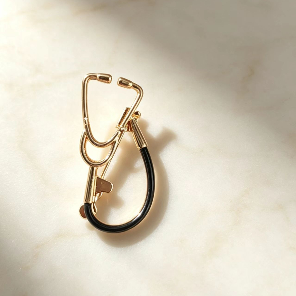 TEMU Pin de solapa de aleación con forma de estetoscopio, decorativa temática, adorno de metal para traje de médico enfermera chaqueta mochila de