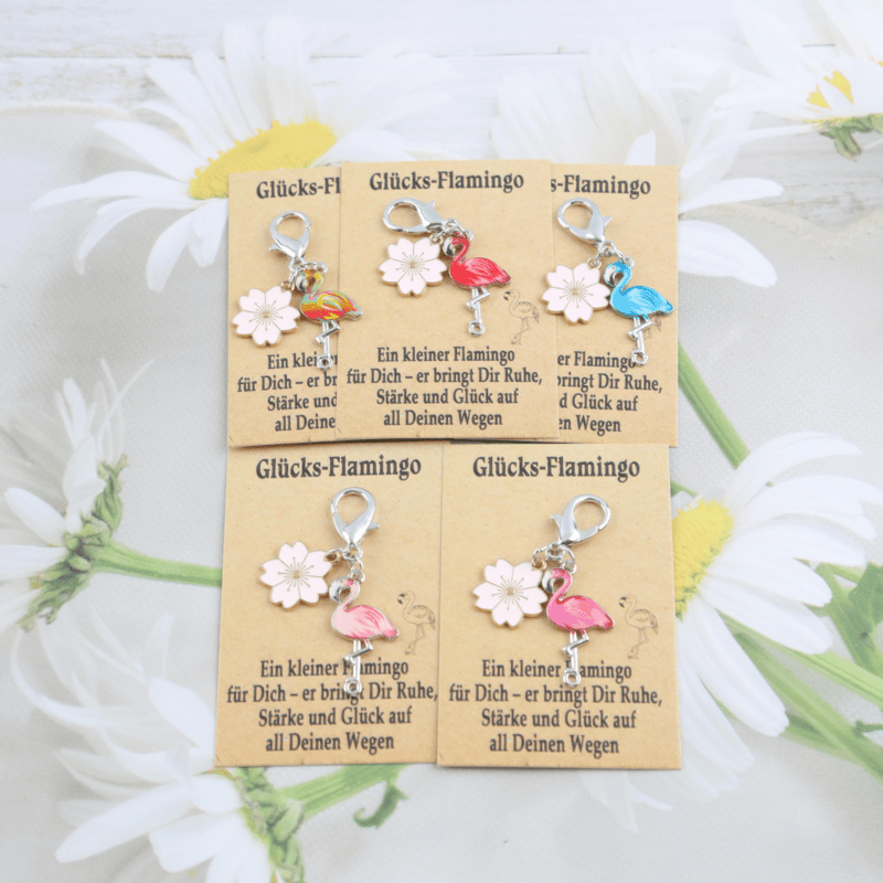 A Set Of 1/5 Elegant Flamingo And White Daisy Pendant Keychains, A Thank-you Gift For Clients And Elders, Support Gift For Family Supporters, For The 2025 Christmas Anniversary