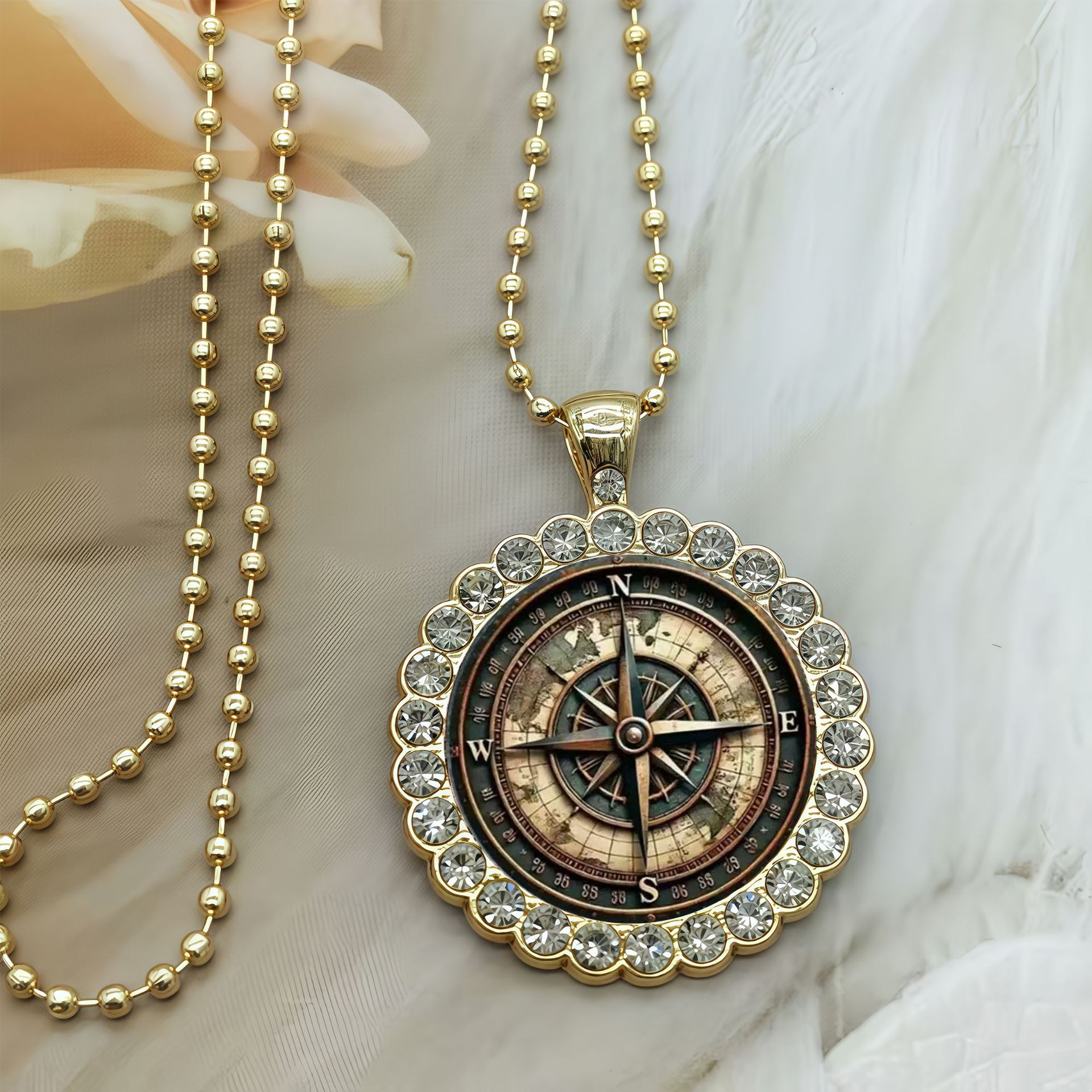 TEMU Retro Trendy Compass Inlaid Synthetic Synthetic Synthetic Zircon Men's Necklace Individual All-match Daily Outing Dating Party Trendy Outfit