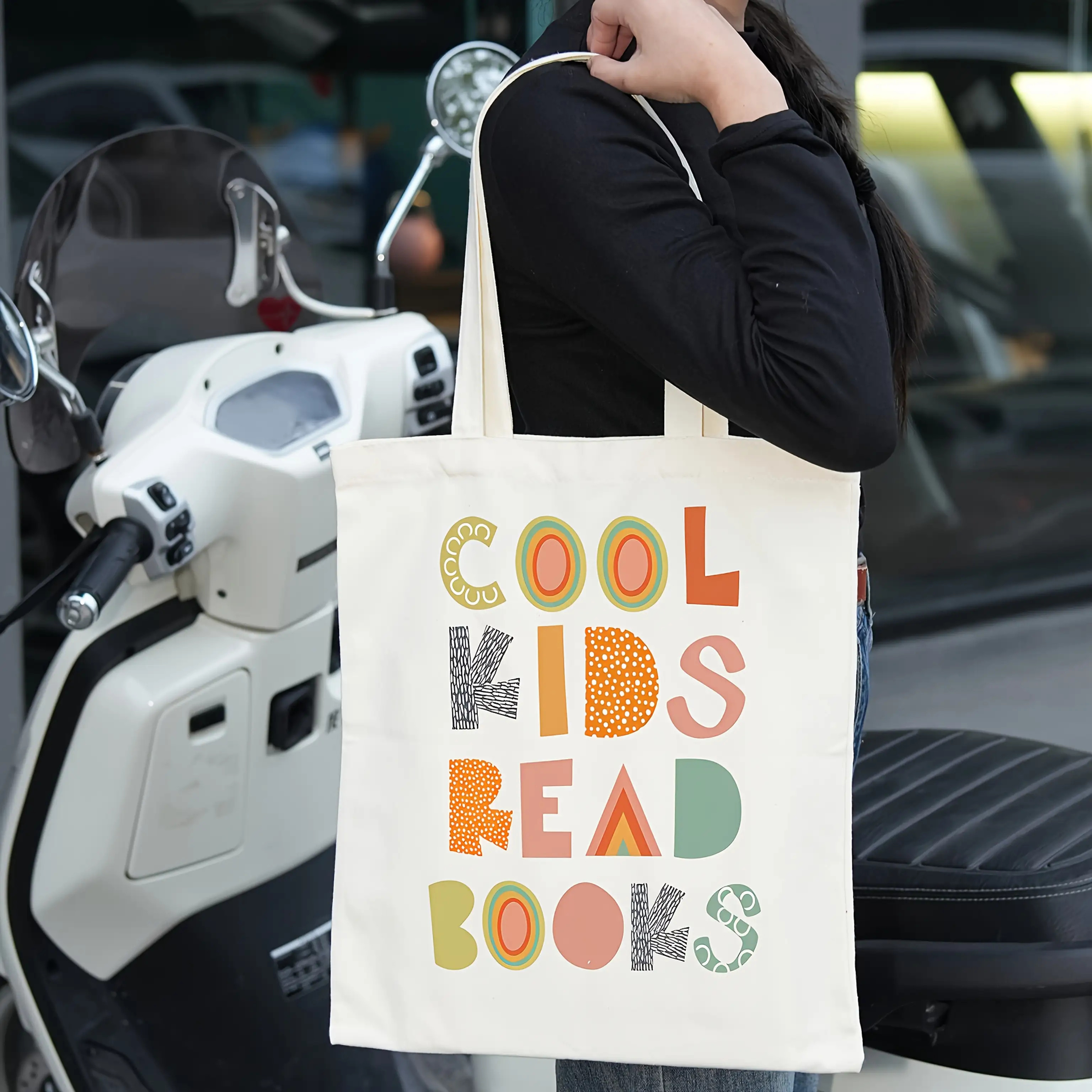 TEMU 1 sac réutilisable en toile imprimée 2D, avec "Cool Readers Read Books". Ce sac de coloré est doté de poignées et constitue un cadeau inspirant
