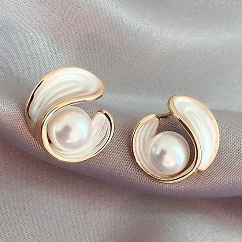 E-shop 1 Paar modische Damen-Ohrringe, elegant, schlicht, mit Muschelmuster Spiral-Stecker, für den , Pendeln, Dating, Urlaub, vielseitiger exquisiter