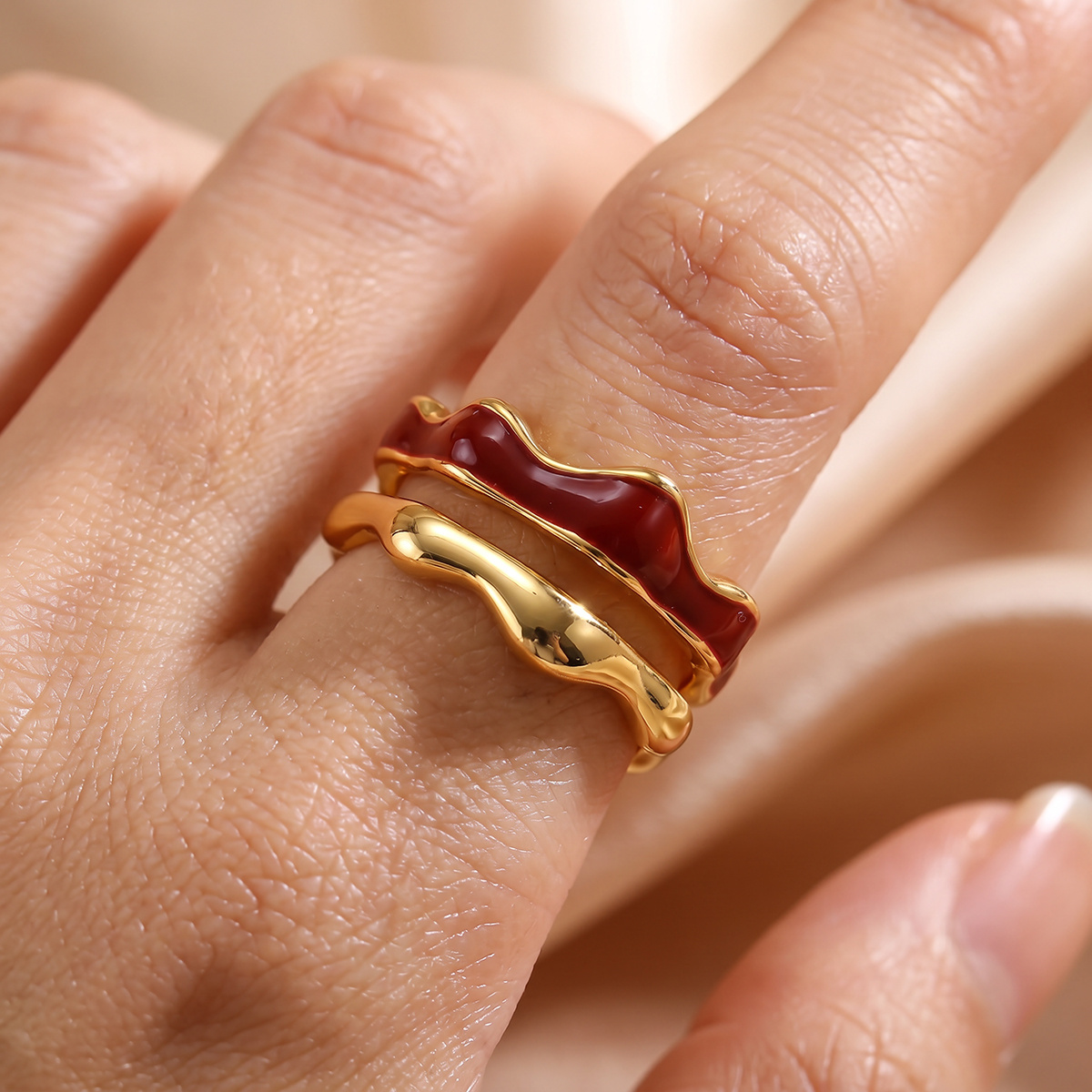 Versatile Double-Layer Open Ring with Wavy Texture Design