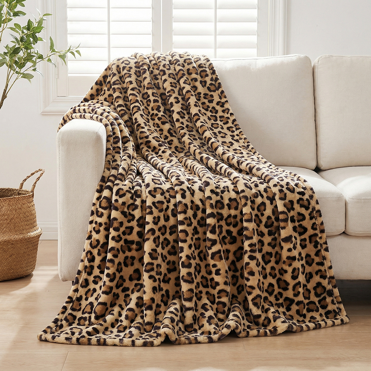 TEMU 1pc Leopard Print Flannel Double Size Blanket, Suitable For Sofa, Travel, Bed, Living Room, 300gsm Double-sided Fluffy Print Blanket