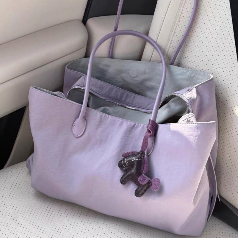 2026 New Niche Contrasting Lightweight Travel Nylon Tote Bag Without Pendant, Multi Compartment Large Capacity Single Shoulder Bag For Women