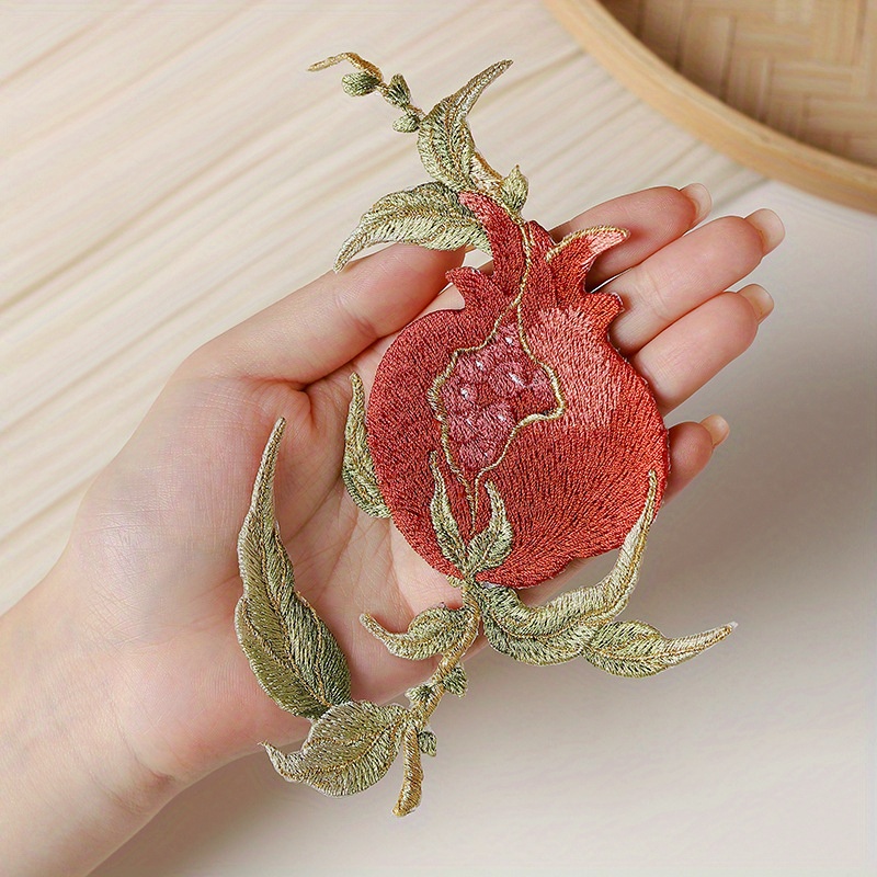 3 Pieces Of Fabric Featuring Pomegranate Embroidery In A Chinese Design, With Adhesive Tape On The Back, Suitable For Bags, Clothing, Stain, And Ironing