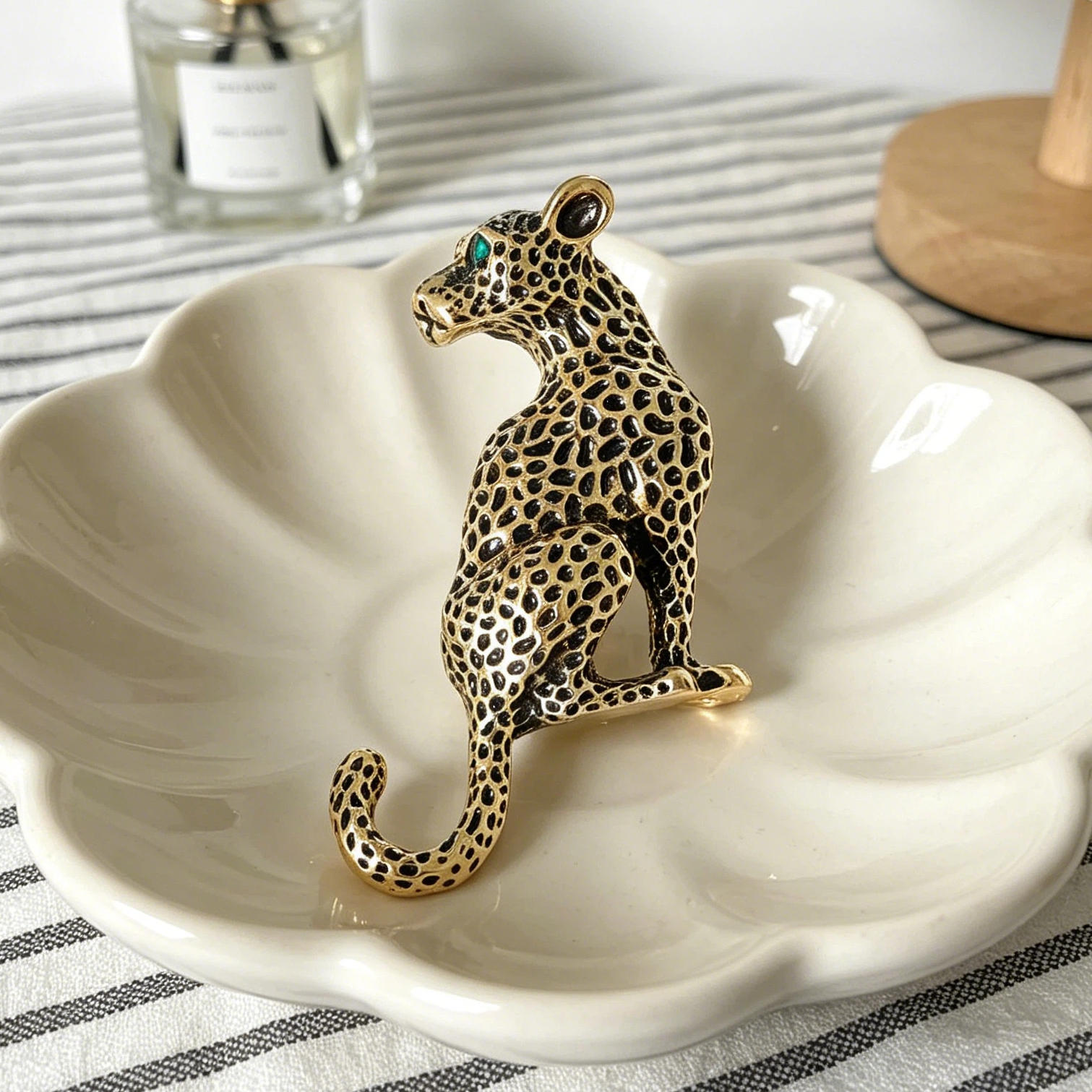 TEMU 1 broche retro con diseño de leopardo , unisex, ideal para fiestas, citas, vacaciones, y otras ocasiones