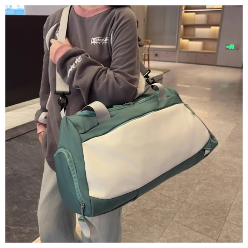 Gran Capacidad Bolsa de Gimnasio y Viaje - Convertible en Mano, Hombro o Mochila con Cierre de Cremallera - Equipaje Ligero y Duradero para Mujeres/Hombres, Negocios, Vacaciones, Yoga, Gimnasio - Compartimento Principal Espacioso & Organizador Frontal - Bolso Diario, Escapada de Fin de Semana, Diseño Minimalista, Correas Ajustables, Tote Portátil, Para Viajeros Frecuentes, Equipo Deportivo, Versátil, Costuras Reforzadas, Estilo Activo