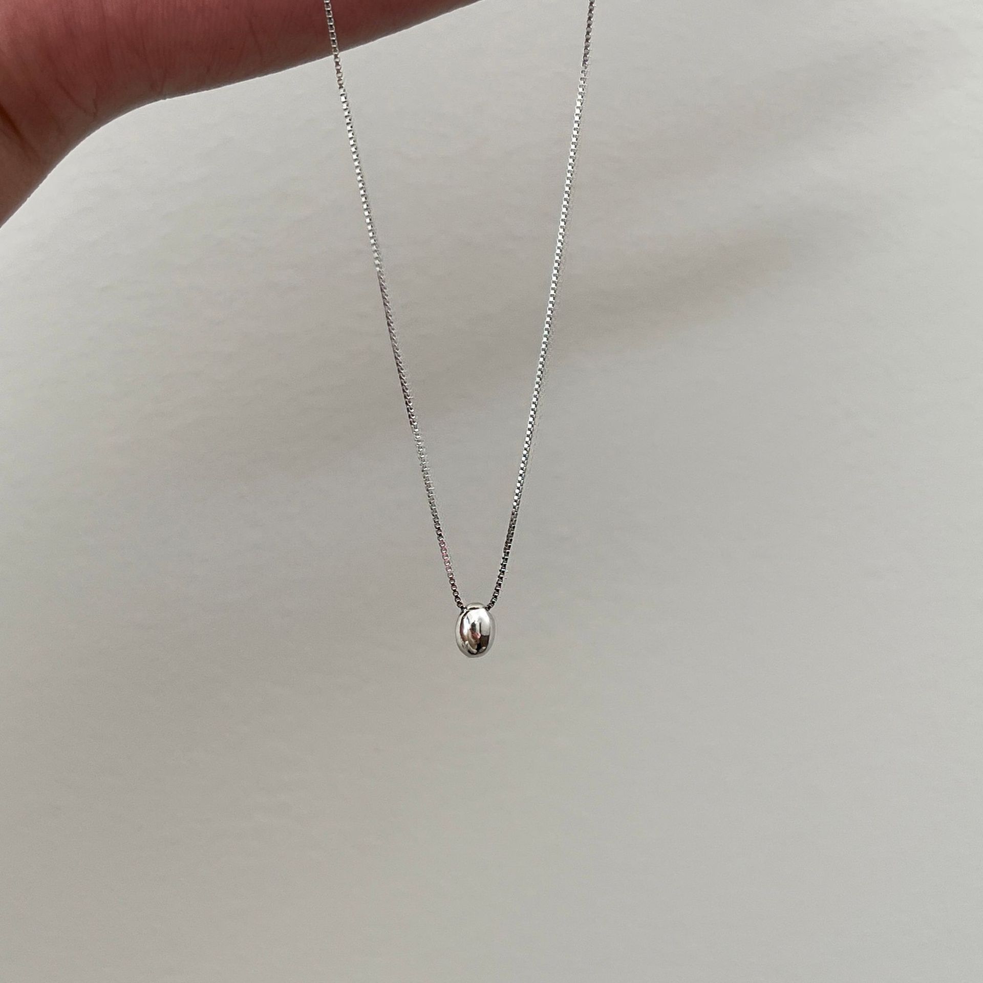TEMU 1pc Acacia Bean Necklace For Women, Ins-style Niche Minimalist Fashion, Elegant Cool- Round Bead Pendant Clavicle Chain. Suitable For Women'