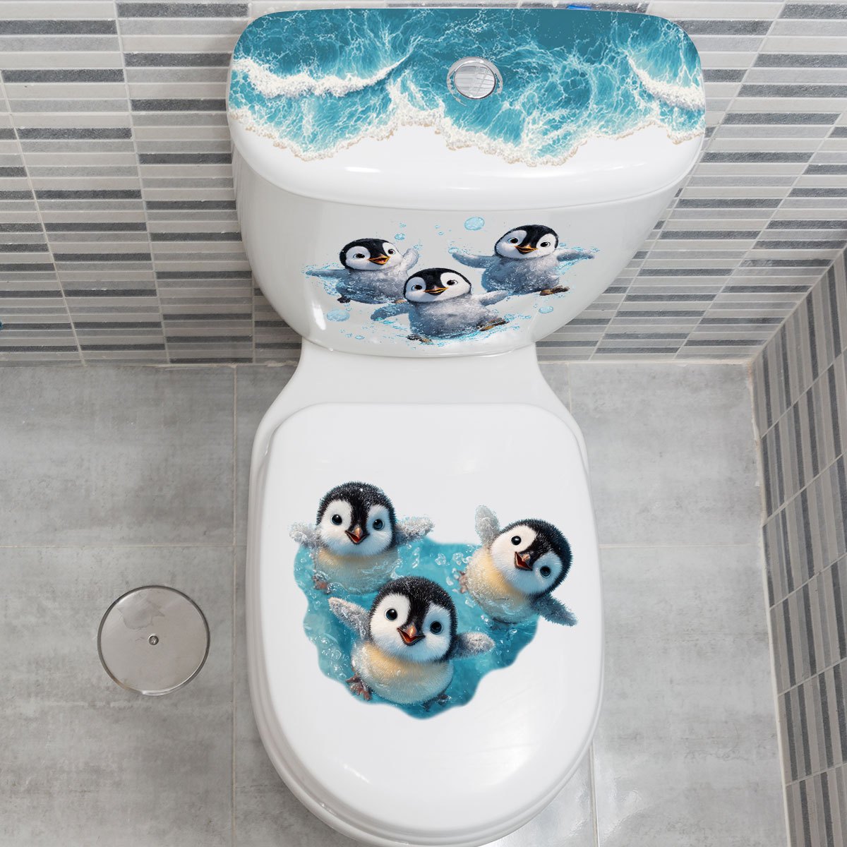 E-shop Realistischer Pinguin im Wasser auf der Toilette, Badezimmer-Aufkleber im Stil des Realismus – Kreativer, kostenloser Dekorationsaufkleber für