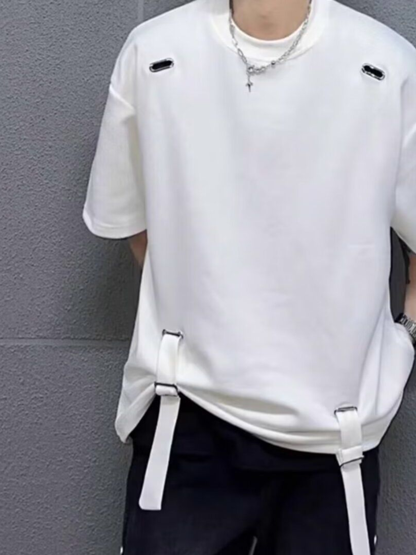 アイテム画像 メンズ ホワイト オーバーサイズ tシャツ - 調整可能な裾＆スタンドカラー 夏のストリートウェア必須アイテム | 通気性抜群のルーズフィット半袖シャツ カジュアル・オフィス・パーティー用 | 高品質ステッチの若手 必須ワードローブ