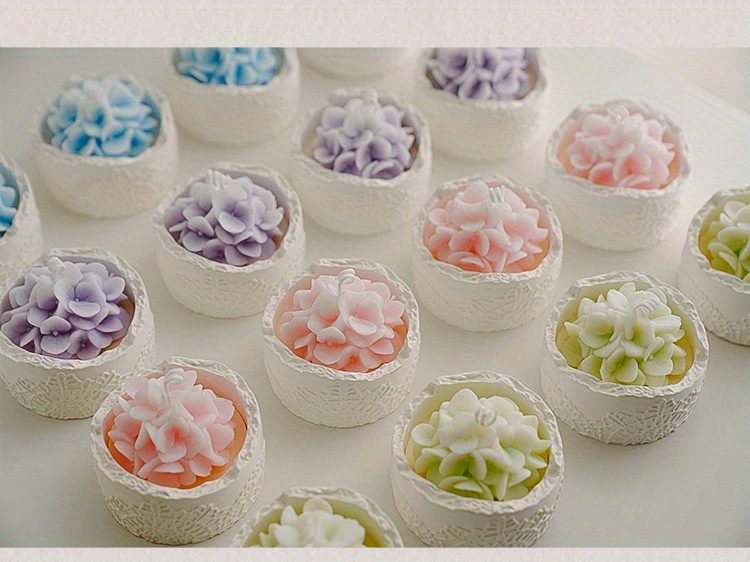 Candle in a Hydrangea Cup, Perfect for Women'S Day, Serves As a Fragrant Decorative Piece And Makes an Excellent Birthday Gift, Ideal for Celebrations And Gatherings