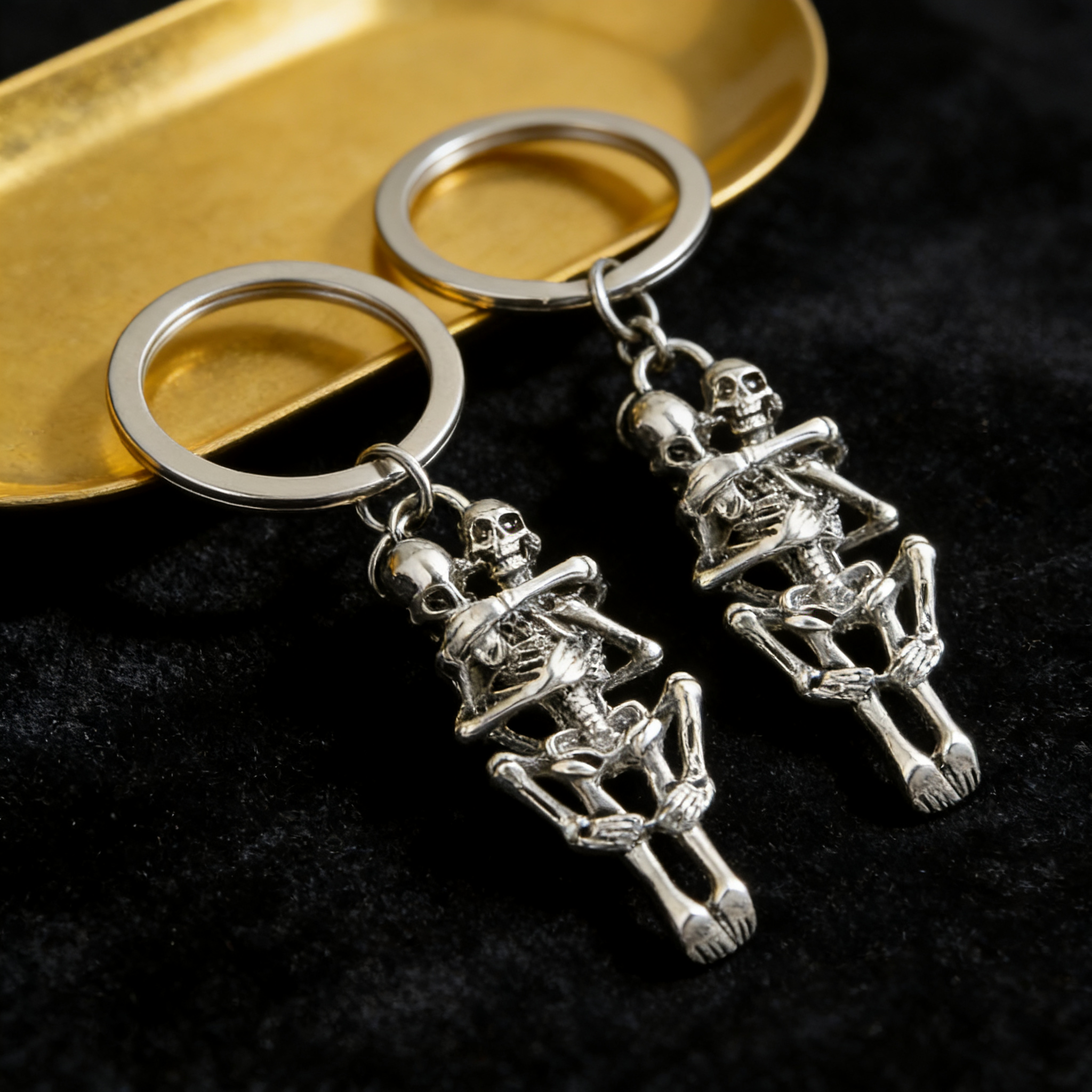 TEMU 2pcs Skeleton Couple Halloween Keychains, Cute Skull Design For Couples