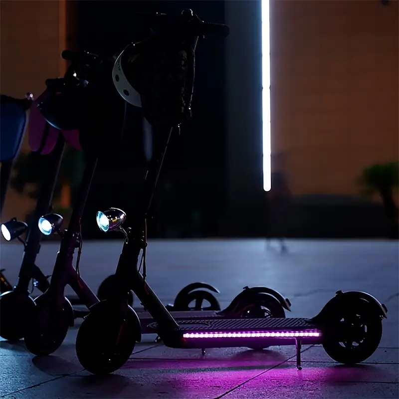 Esential pentru plimbări nocturne: Benzi luminoase colorate pentru trotinete electrice și biciclete, benzi luminoase RGB flexibile cu adeziv, instalare ușoară, lumini accentuatoare contur pentru motociclete și mașini, accesorii pentru trotinete electrice, iluminat decorativ pentru cameră