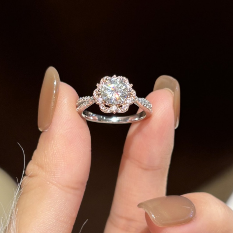 Women's 1-Carat Moissanite Two-Tone Floral Ring