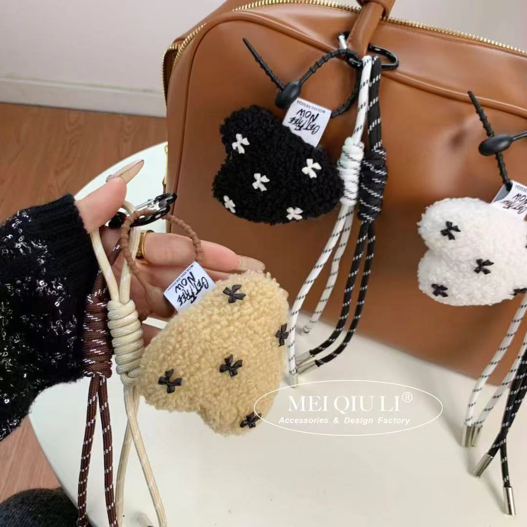 

1pc Of A Sweet Woven Rope Korean-style Heart Bow Lamb Bag Charm, A Cute Keychain And Car Accessory, Suitable As A Gift .