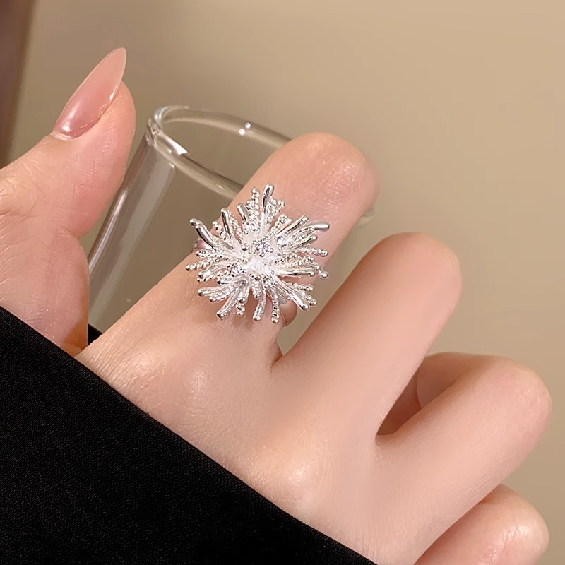 Women's Elegant Large Firework-Shaped Statement Ring