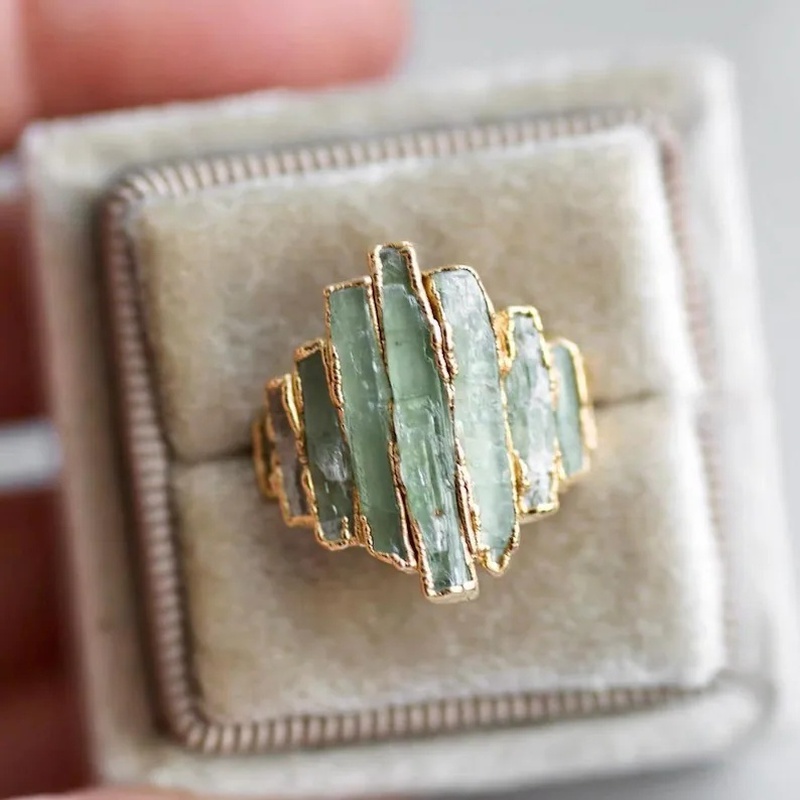 TEMU Angol Shield-shaped Ring, Green Synthetic Synthetic Zirconia Crown Ring, Unisex, Fashionable, Simple, , Exquisite, Delicate, Elegant, Versatile