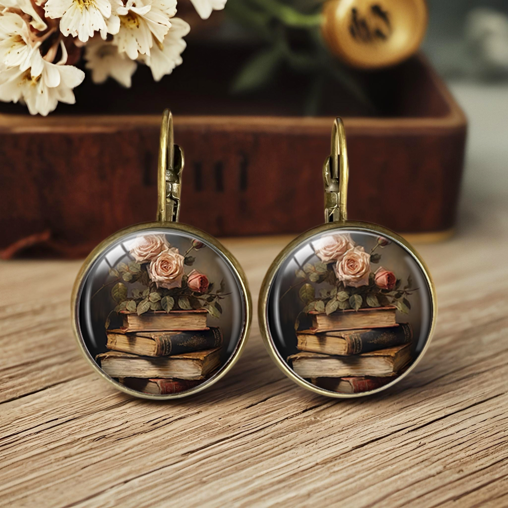 TEMU Un di orecchini a forma di rose e libri classici, eleganti e un pila di libri, un regalo decorativo per gli dei libri, un regalo per le mamme,