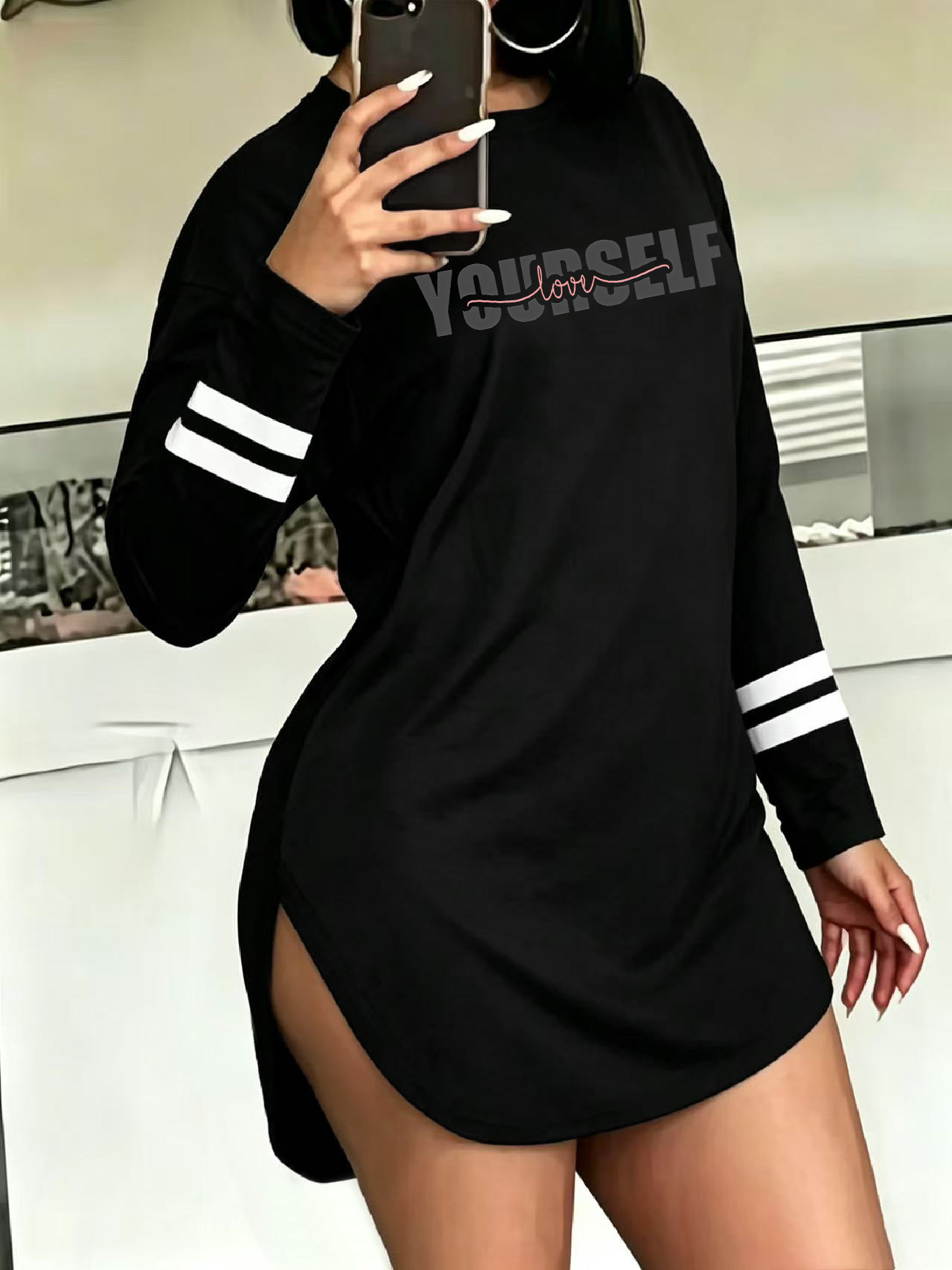 t-shirt-oversize-femme-streetwear T-shirt sexy streetwear à manches longues et épaules tombantes avec fente latérale, style américain