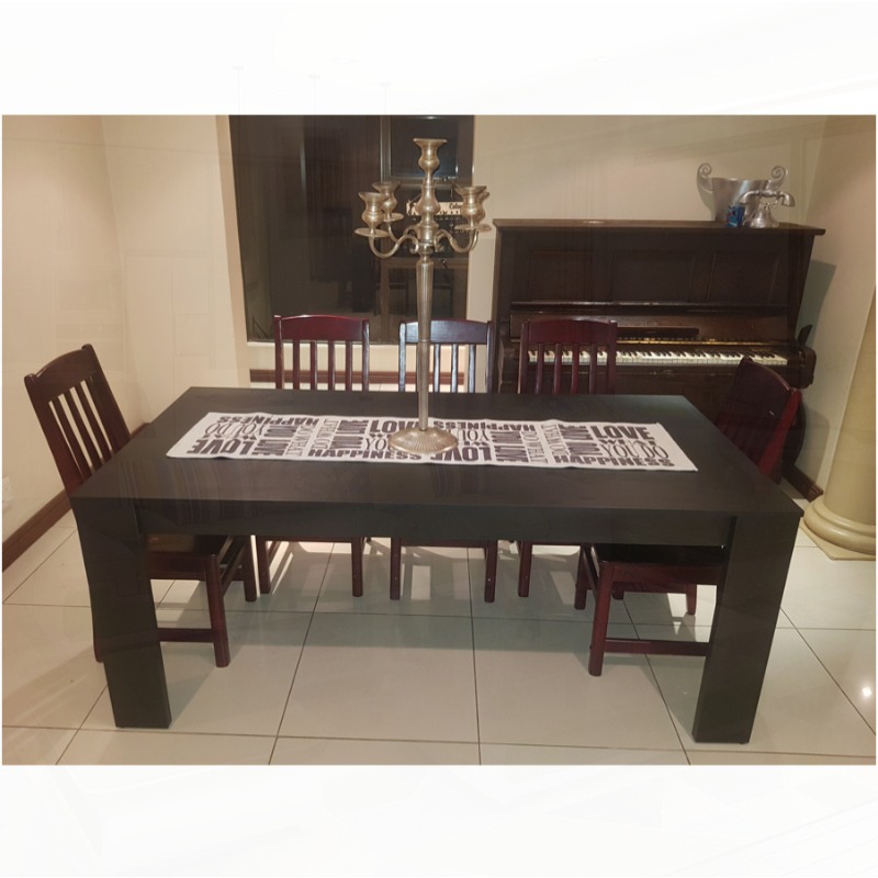 Stylish 8-Seater Dining Table for Family Gatherings - 190Cm Black Woodgrain End Perfect for Modern Homes And Entertaining Guests