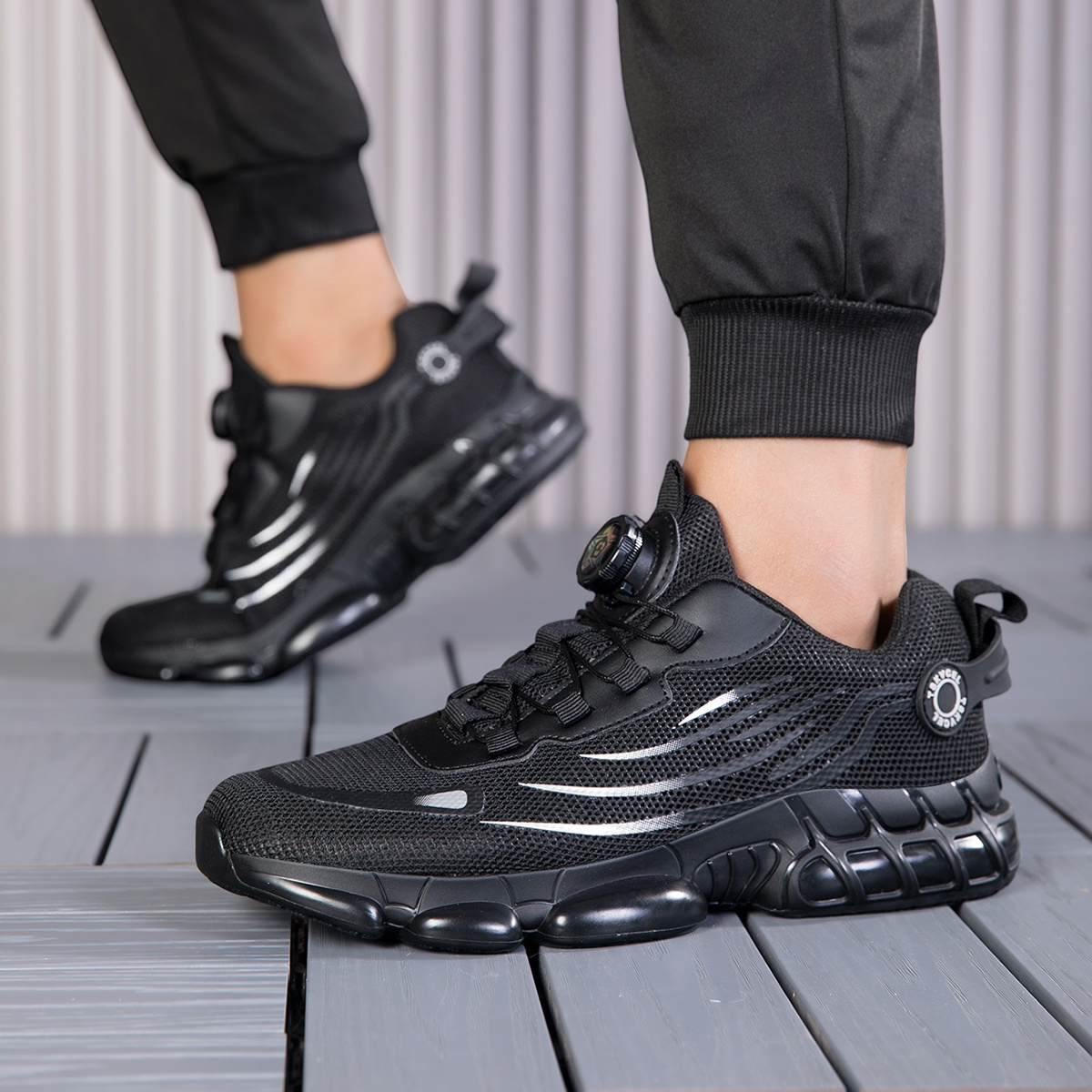 Men's Fashion Casual Sneakers, Lightweight and Breathable Running Shoes with Thick Soles and Rotating Button Design for Daily Commuting, Workouts, and Running