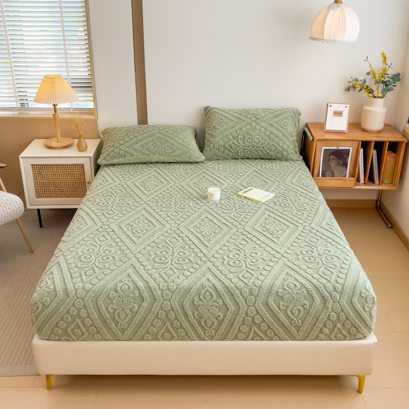 Image of Solid Color European Patterned Velvet Bed Sheet, And 4 Sizes, Thick Bedding, Skin-friendly Soft Fabric, Includes Pillowcase, Machine Washable