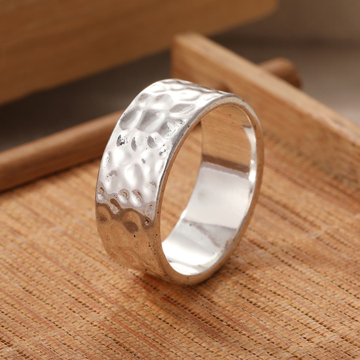 Hammered Texture Vintage Plain Band Ring, Unisex