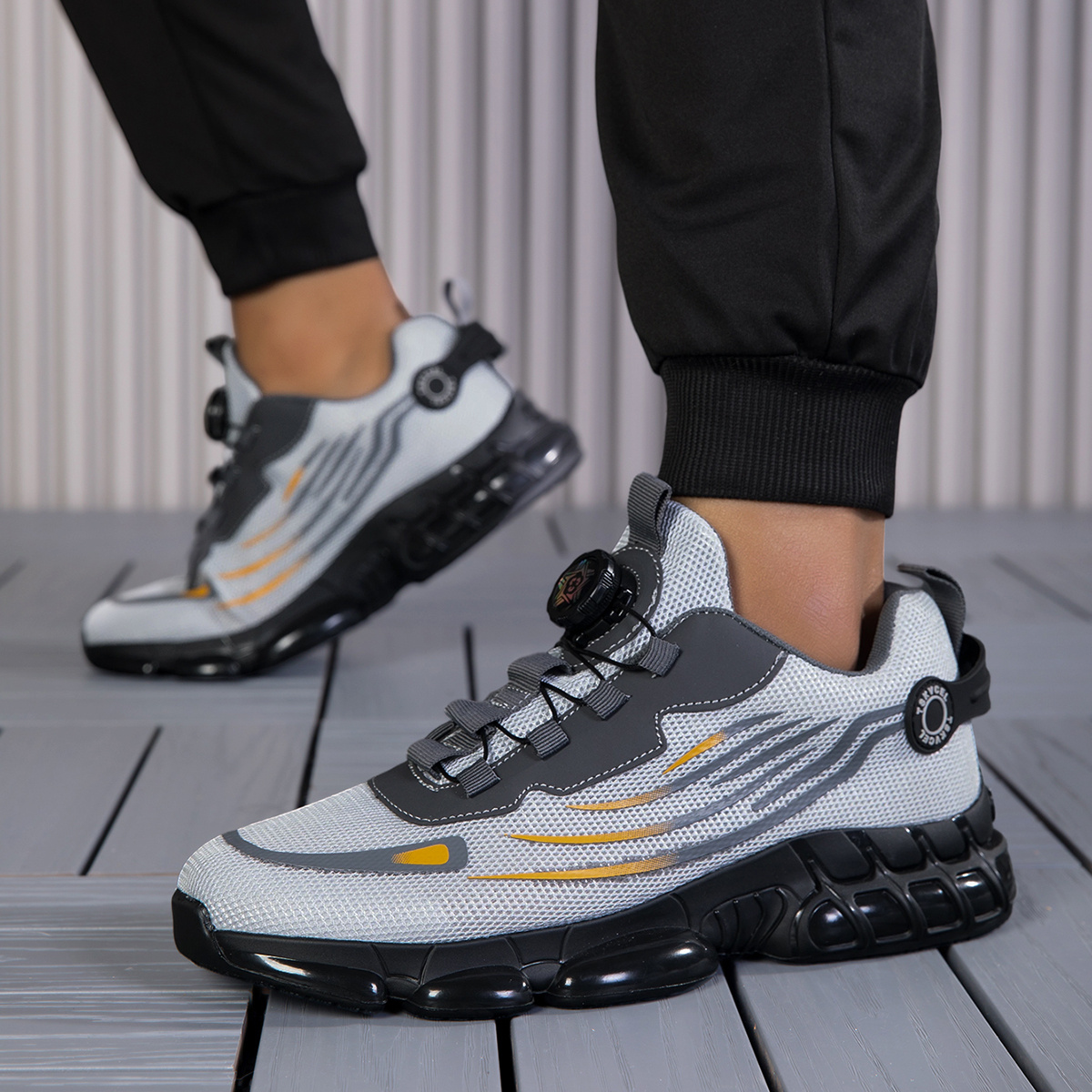 Men's Fashion Casual Sneakers, Lightweight and Breathable Running Shoes with Thick Soles and Rotating Button Design for Daily Commuting, Workouts, and Running