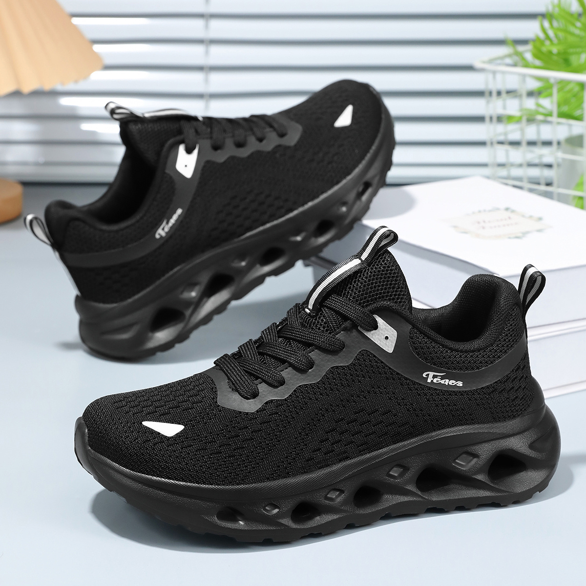 Fabric Mesh Breathable Lightweight Wide Toe Running Shoes