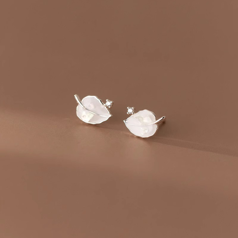 TEMU A Pair Of Stylish Earrings Designed With Leaf , Featuring Synthetic Zirconia. Are Versatile For Daily Wear, Suitable For Men And Women, And For