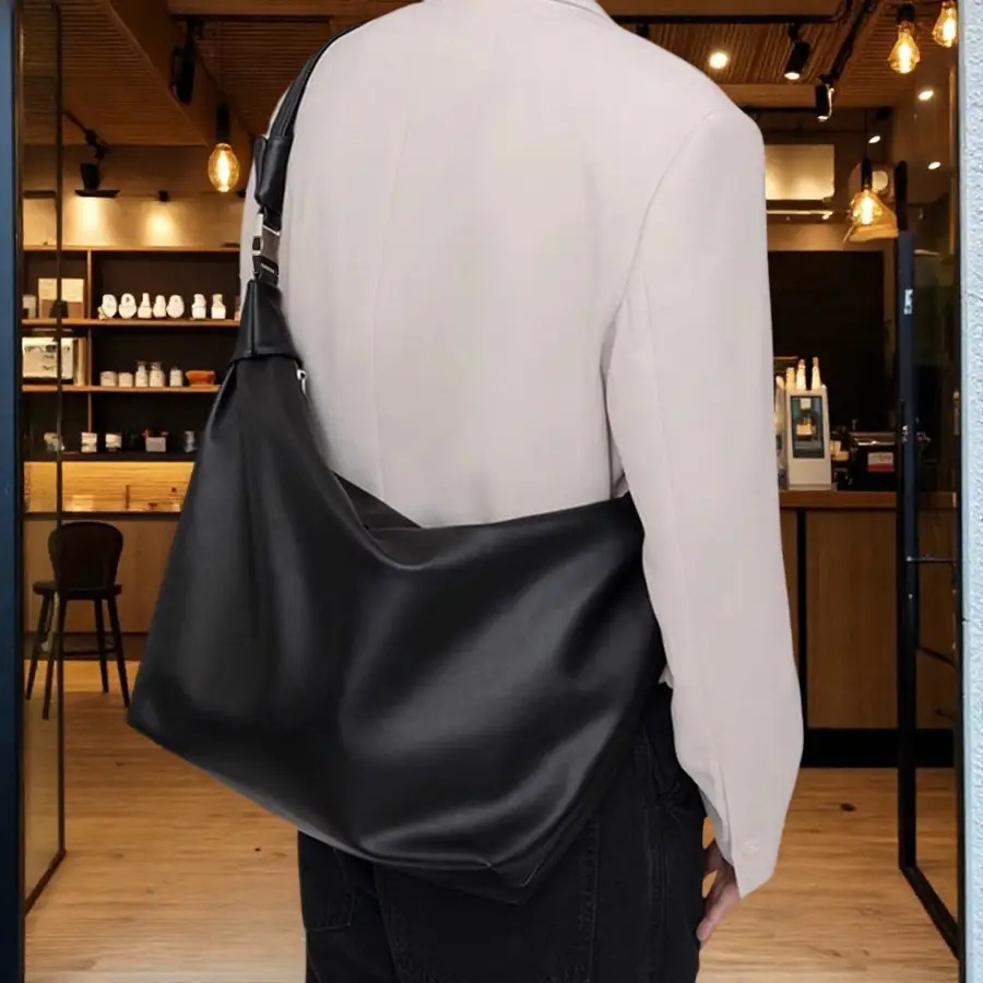  ス ソフト合成フェイクレザー クロスボディバッグ - 韓国スタイル 大容量 ハンドバッグ  クロージャー付き、ブラック ミニマリスト ショルダーバッグ 男女兼用、カジュアル＆ デイリー、耐久性に優れた可視ステッチ、広々とした内部と快適なストラップ、簡単お手入れデザイン、男性用フェイクレザーショルダーバッグ、 、高品質フェイクレザーショルダーバッグ 商品詳細 0