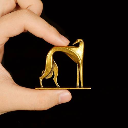 1pc 100 solid brass art dog sculpture retro style muscular front elegant handcrafted home office desk decor holiday collectible for halloween christmas thanksgiving new year fantasy inspired decor polished finishfor christmas halloween decorations fall home decor collectible figurines