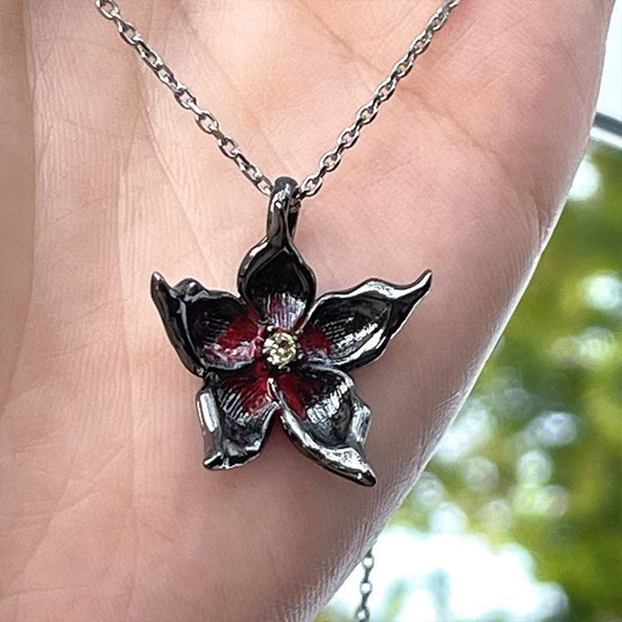 TEMU Black Flower Three-dimensional Pendant, Dark Style, Sweet And Cool, Irregular Petals, Collarbone Chain, Oil Necklace, 1pc