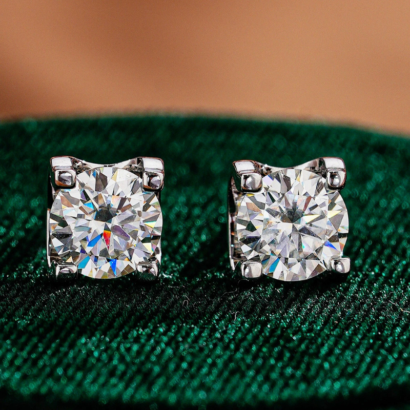 1pair 0.5/ 1Carat 925 Silver Moissanite Cow Head Earrings, Perfect for Anniversary Gifts Birthday Gifts, Premium Jewelry Gifts, Premium Jewelry Perfect for Women, Elegant Accessories, Women's Gifts, Trendy Earrings, Unique Design, Rhodium Plated, Fine Craftsmanship, Luxury Earrings, Rhodium Plated Earrings, Elegant Women, Fashion Enthusiasts