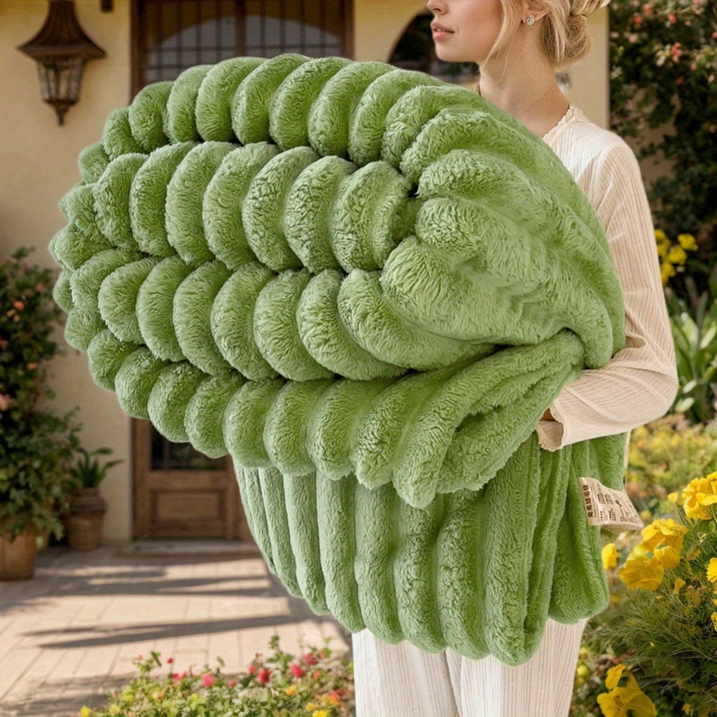 Multifunctional Imitation Rabbit Fur Blanket, Double-Sided Fleece for Warmth, Nap Blanket, Air Conditioning Blanket, Warm And Comfortable, Universal for 4 Seasons. Suitable for Office Naps, Outdoor Camping, Hiking, Fishing, Etc.