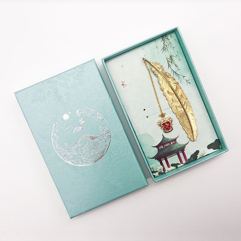 Image of [warner Licensed] Merchandise: Golden Gel Pen Box Set With Practical Bookmark